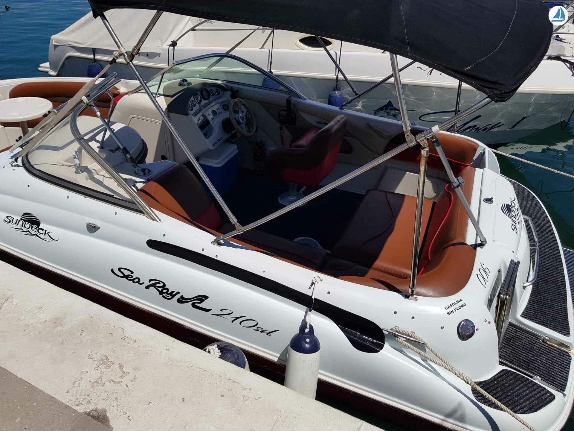 foto Bayliner Deck Boat 210 3