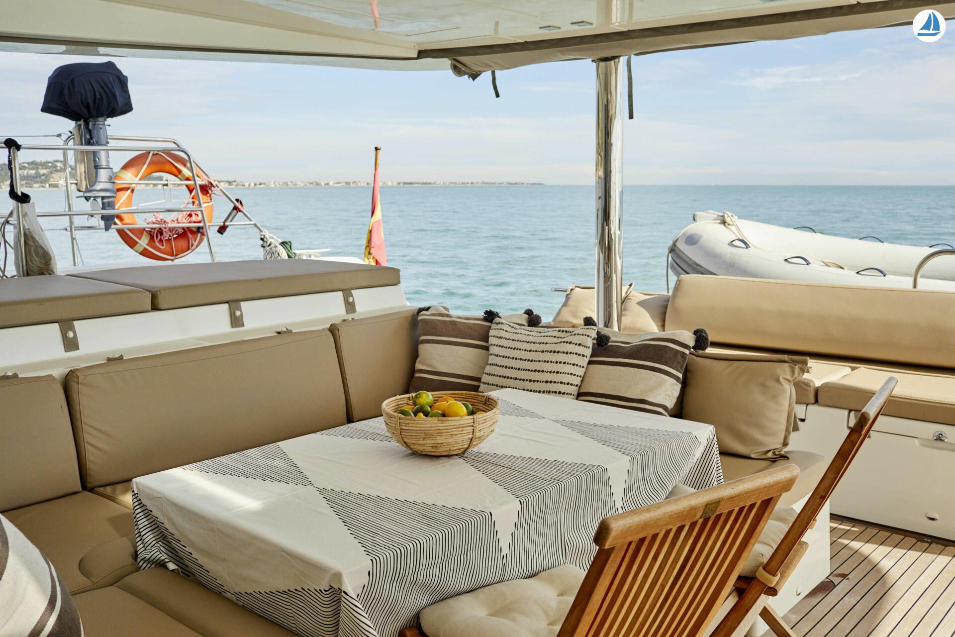 foto Lagoon Catamarans 560 8