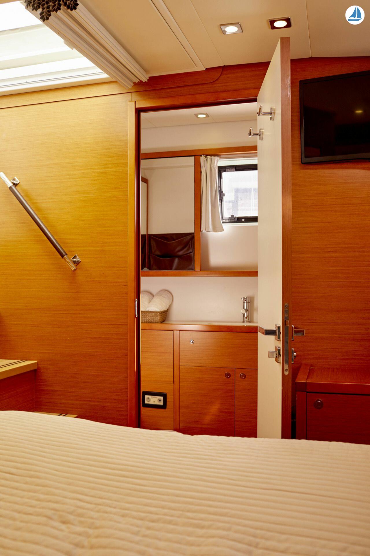 foto Lagoon Catamarans 560 25