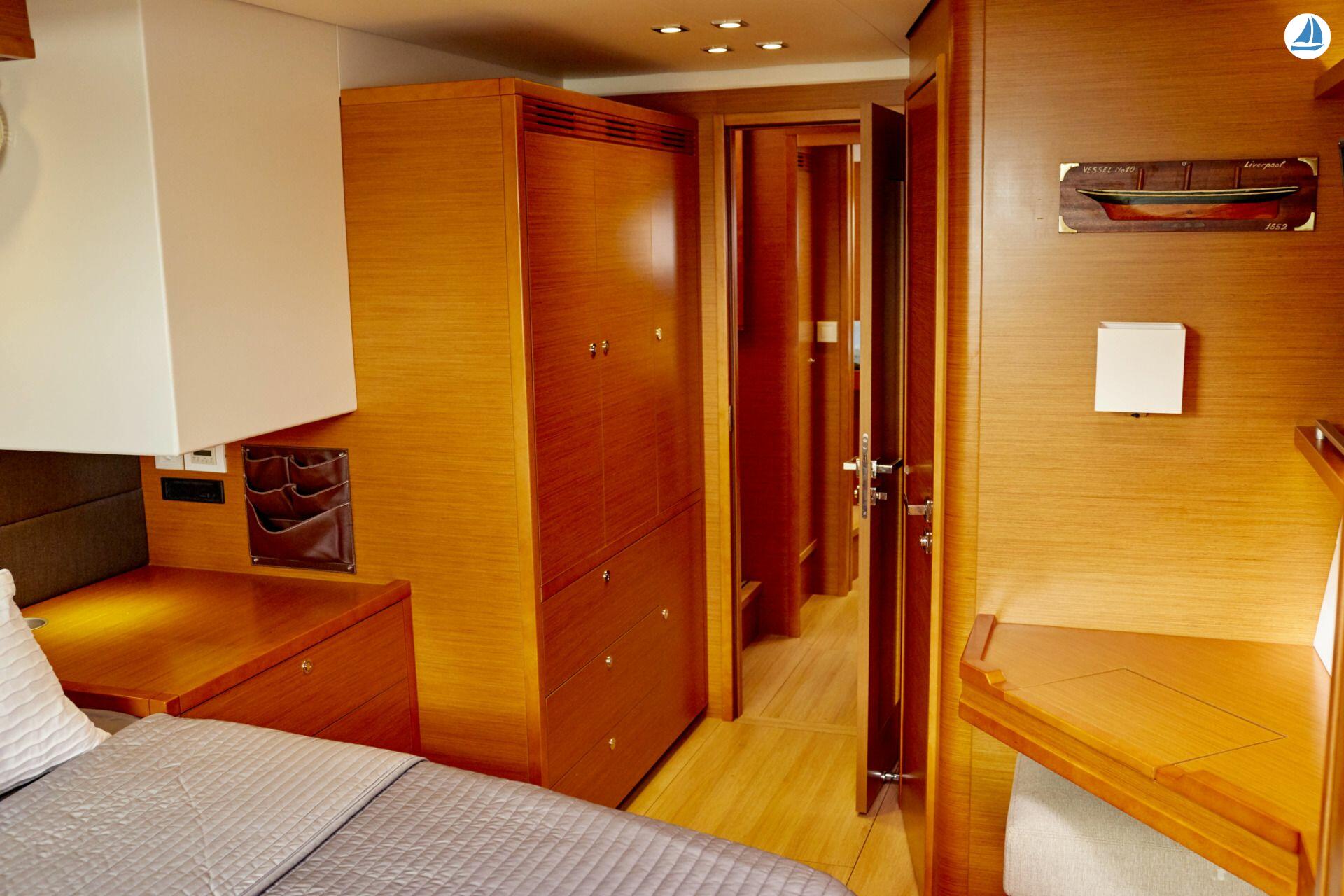 foto Lagoon Catamarans 560 31