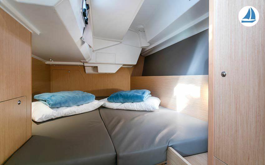 foto Beneteau Oceanis 38 6