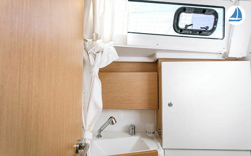 foto Beneteau Oceanis 38 8