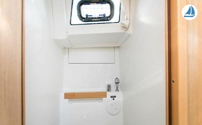 foto Beneteau Oceanis 38 9