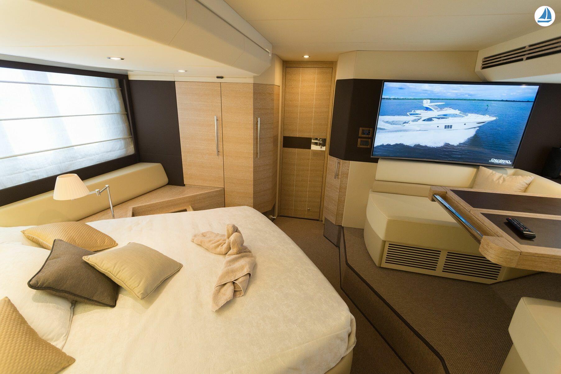 foto Azimut 60 20