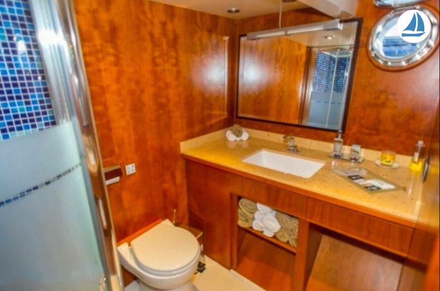 foto Alberto Vargas Gracia, Eva Morera y Jober Noubelt Trawler 22