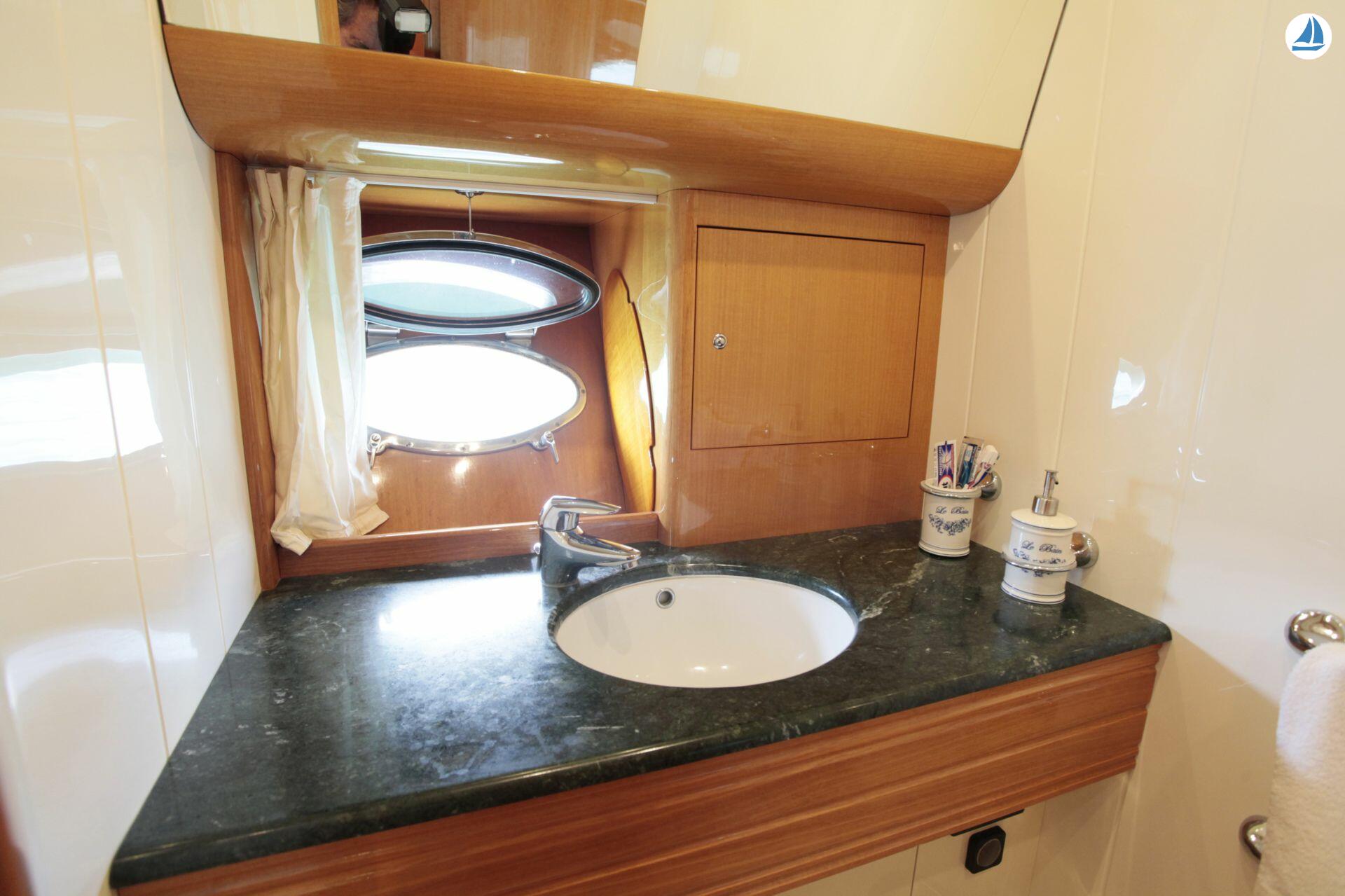 foto Uniesse 55 My 26