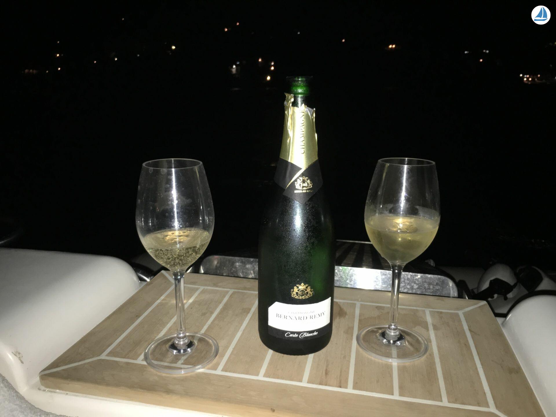 foto Uniesse 55 My 56