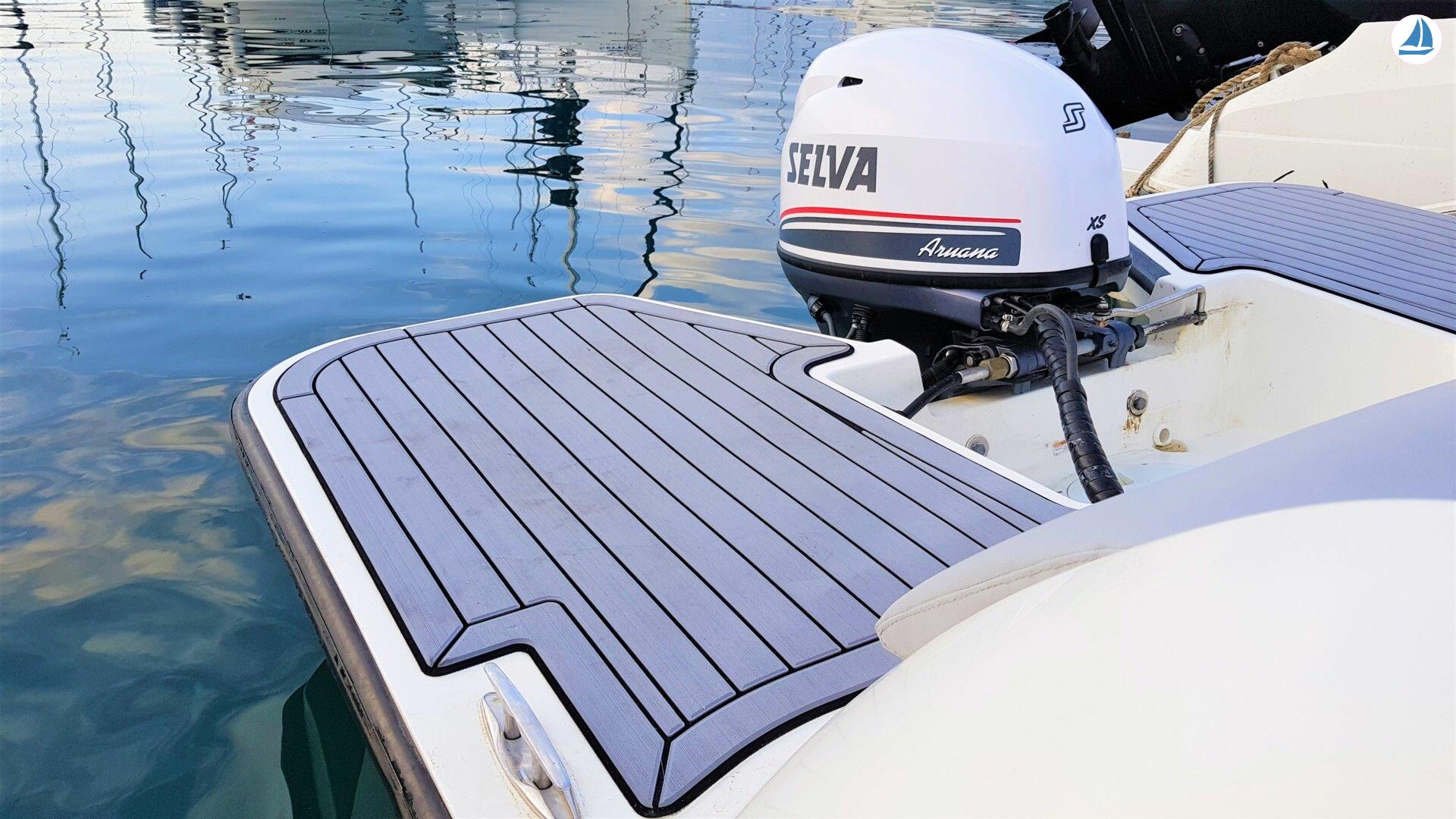 foto V2 Boats 5.0 Sport - Calella 3